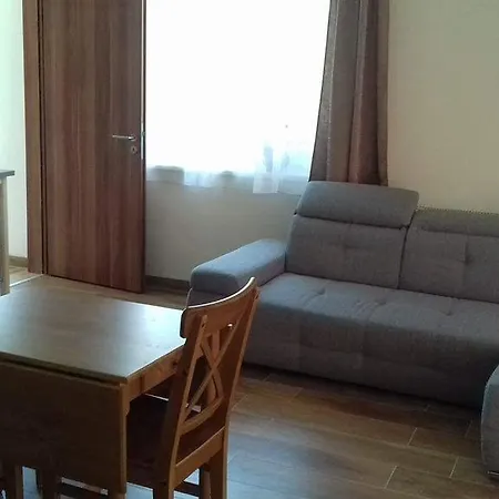 Var-lak Vendeghaz